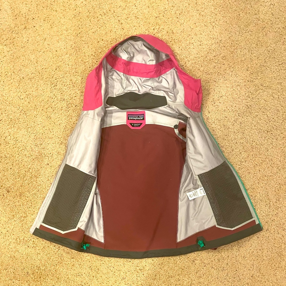 Women’s Patagonia Shell - Picture 3 of 5